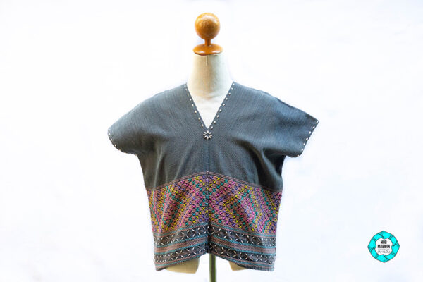 0004 เสื้อผู้หญิงสีเทา